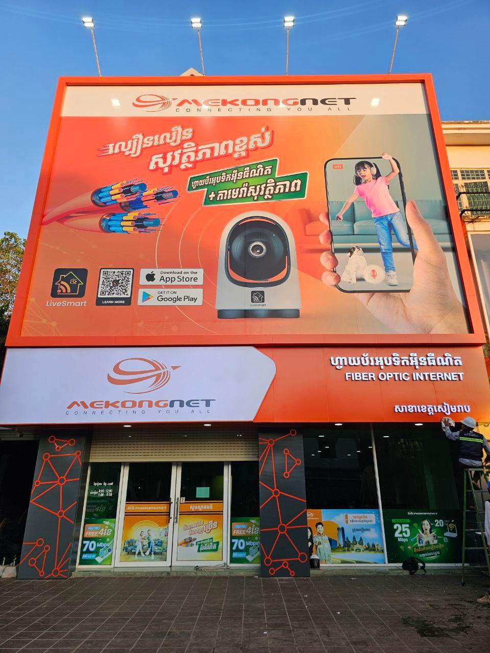 Pantyhose kiygan kokrakli ayollarning fotosuratlari